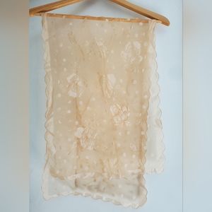 Vintage women's off white scarf